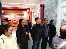 桐梓縣直屬機(jī)關(guān)工委縣文聯(lián)赴婁山關(guān)開展緬懷先烈祭奠活動(dòng)