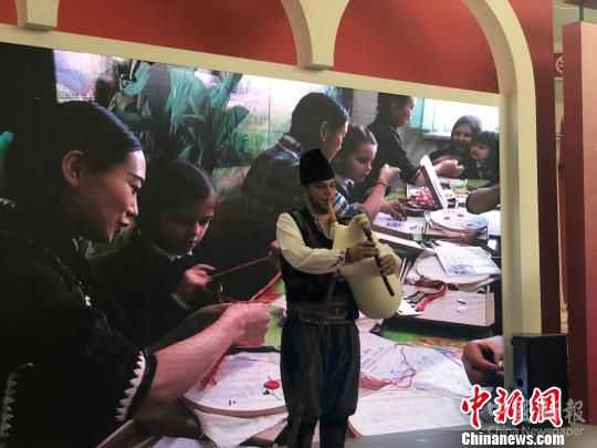 圖為寧波文博會(huì)現(xiàn)場(chǎng)表演?！×植?攝