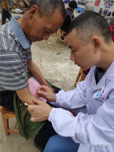 “健康扶貧”——我們?cè)谛袆?dòng)！