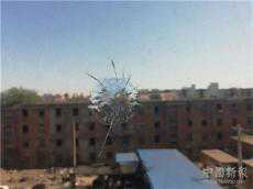 保定樂凱一區(qū)一居民家中玻璃疑為鋼珠槍打穿 居民已報案