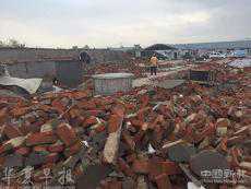 僅憑鎮(zhèn)政府公告就強(qiáng)拆 區(qū)委常委：拆遷戶沒有上訪權(quán)