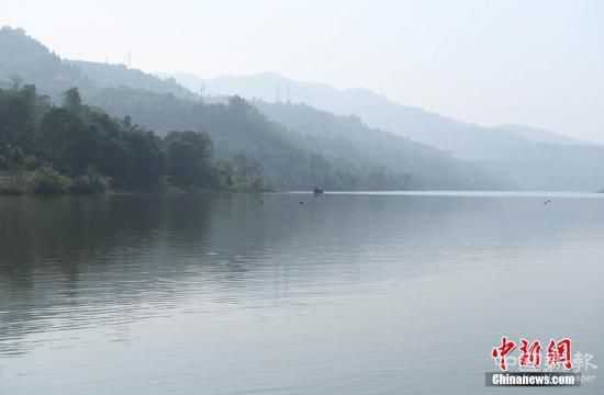 資料圖：三峽蓄水現(xiàn)平湖美景。陳超 攝