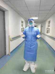 隔空“加油”：抗疫兩戰(zhàn)場，父女一股繩