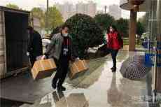 湖北通城：愛心不斷援一線  塘愛基金會(huì)成員捐贈(zèng)醫(yī)療物資