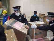 援鄂醫(yī)療隊(duì)攜帶抗疫物質(zhì)馳援武漢 長沙鐵警協(xié)助三分鐘登車