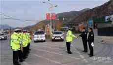 甘肅迭部 :  表彰鼓干勁 慰問(wèn)凝警心