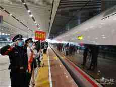 湘籍“白衣天使”援鄂載譽(yù)歸來  長沙鐵警全力護(hù)航返家