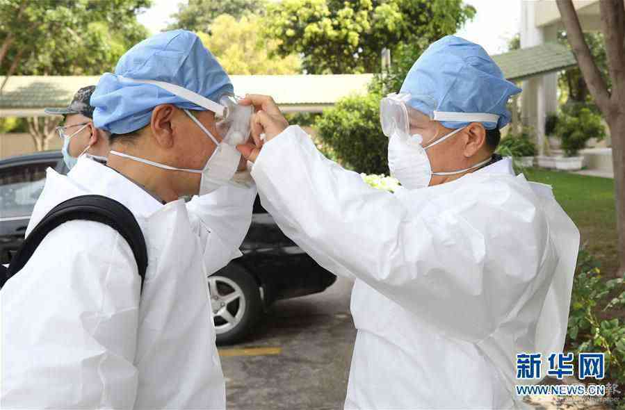 (國際疫情·圖文互動(dòng))(3)通訊:幫助“巴鐵”渡過疫情難關(guān)——記解放軍抗疫專家組在巴戰(zhàn)“疫”