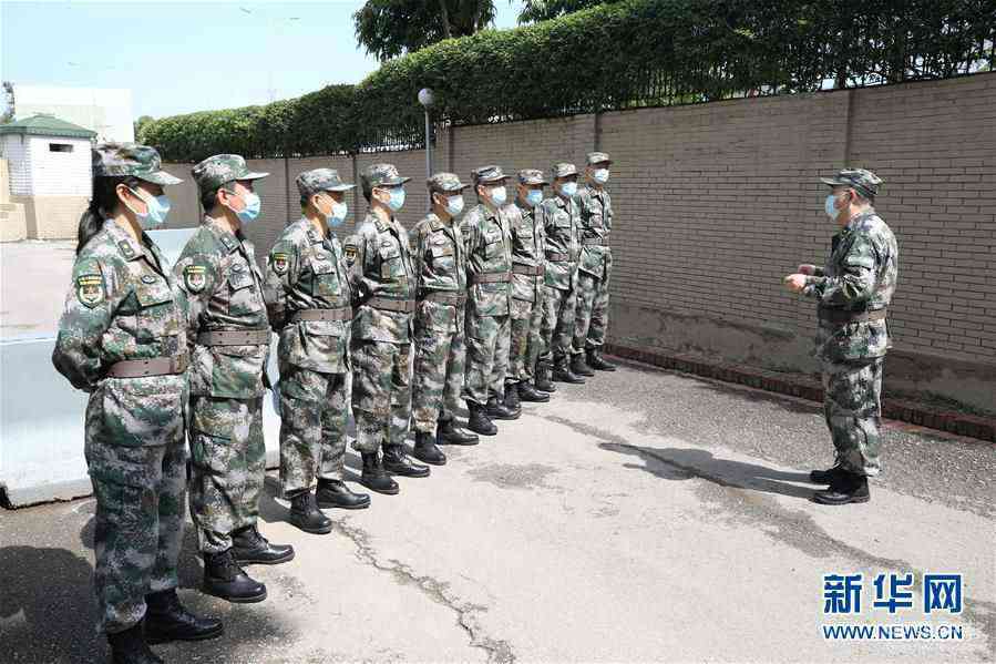 (國際疫情·圖文互動(dòng))(1)通訊:幫助“巴鐵”渡過疫情難關(guān)——記解放軍抗疫專家組在巴戰(zhàn)“疫”