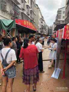 湖南衡南縣鞏固就業(yè)扶貧成效專場(chǎng)招聘會(huì)敲響“開場(chǎng)鑼”