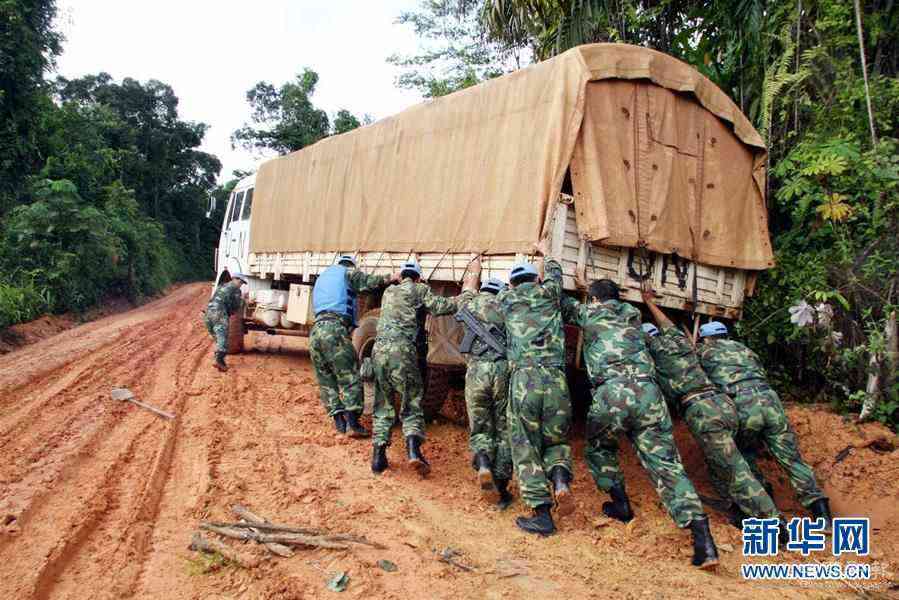 (新華全媒頭條·圖文互動(dòng))(2)崢嶸歲月30年 中國藍(lán)盔衛(wèi)和平