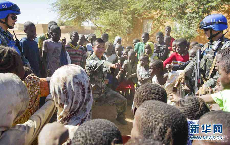 (新華全媒頭條·圖文互動(dòng))(14)崢嶸歲月30年 中國藍(lán)盔衛(wèi)和平