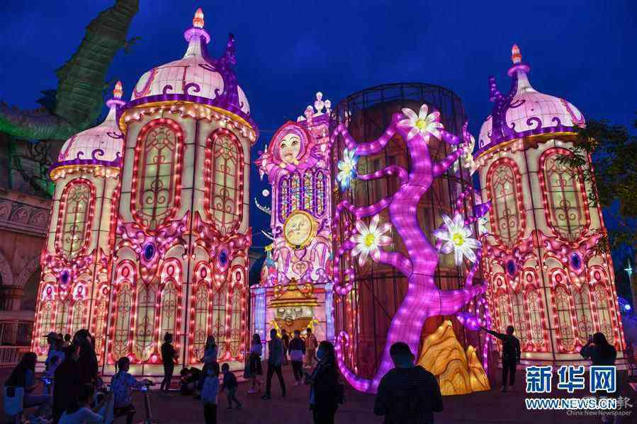 (社會)(1)長春:賞燈游園度假期