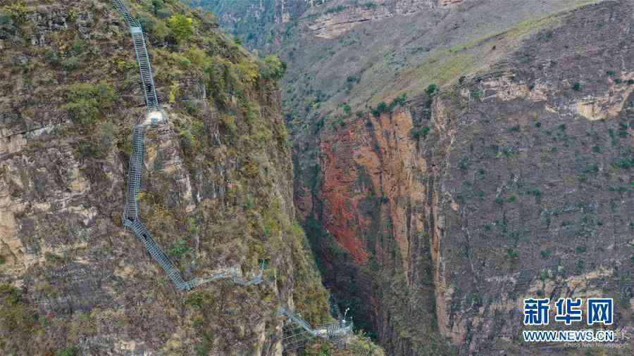 （新華全媒頭條·走向我們的小康生活·圖文互動(dòng)）（2）奮斗繪就“新天府”——川蜀大地干群“戰(zhàn)貧”軌跡掃描