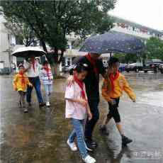 益陽市泥江口鎮(zhèn)：11位校長為留守兒童們撐起一方藍天