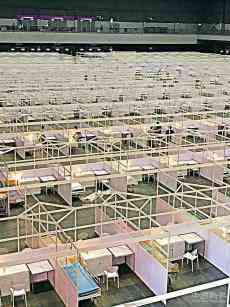 陳肇始前往深圳開(kāi)會(huì) 尋求支援香港擴(kuò)大新冠檢測(cè)