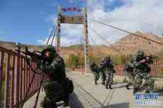 解放軍邊海防部隊“雙節(jié)”期間堅守祖國邊疆