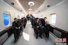 世界首條高溫超導(dǎo)高速磁浮工程化樣車及試驗線啟用