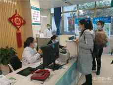 臨澧三中關(guān)愛(ài)教職工身體?為健康保駕護(hù)航