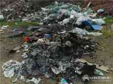 【圖片新聞】株洲市湘江建寧橋下看垃圾：場(chǎng)景太“過(guò)分”