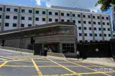 美領(lǐng)館2名職員初步確診 拒絕隔離四處播毒