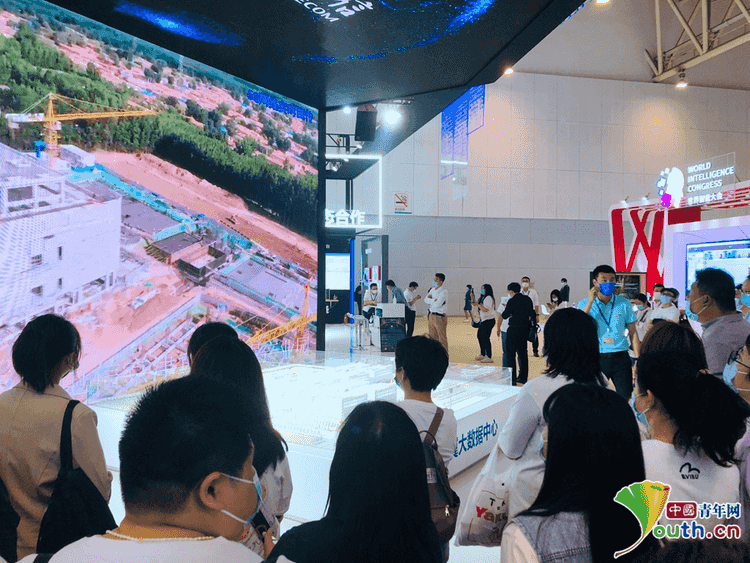 220多家企業(yè)機構(gòu)亮相世界智能大會智能科技展，引市民參觀