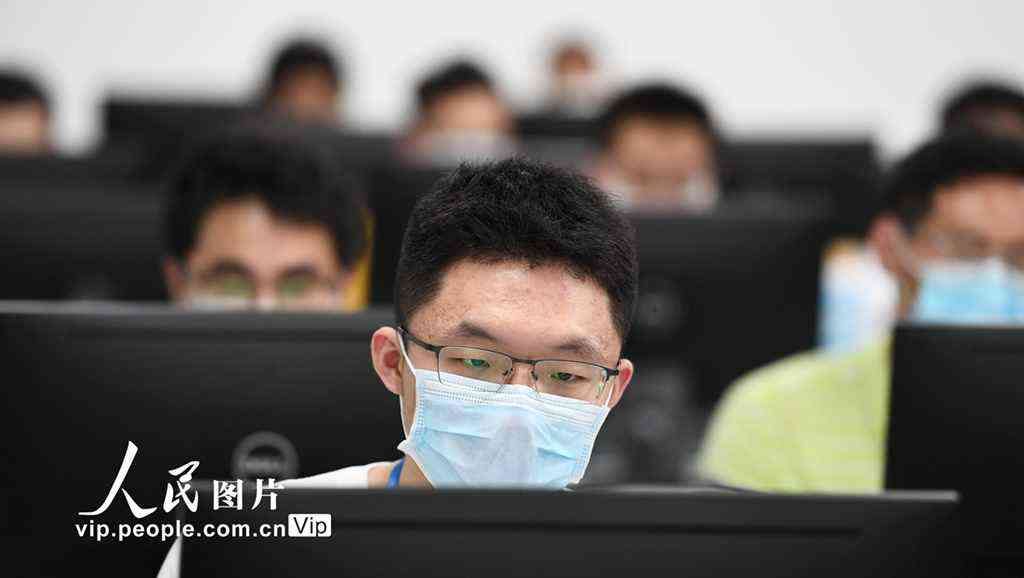 江蘇173萬份高考試卷答題卡全面進入正評階段【3】