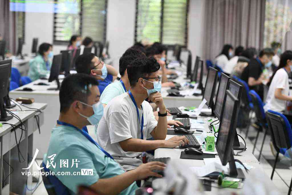 江蘇173萬份高考試卷答題卡全面進入正評階段【8】