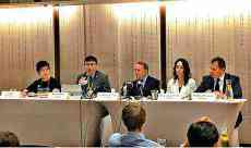 李宇軒“戰(zhàn)友”裴倫德 里應外合唱衰香港