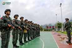 武警河池支隊：特戰(zhàn)隊員上演“水陸追擊”