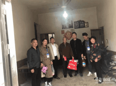 湘鄉(xiāng)市藍(lán)天駕校重陽節(jié)慰問城西村老人