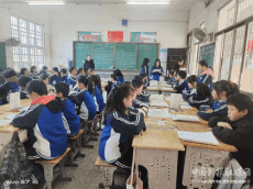 新邵龍溪鋪鎮(zhèn)中學(xué)新進(jìn)教師課改匯報(bào)課打造了一場知識盛宴?