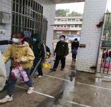 洞口縣茶場(chǎng)學(xué)校：全力以赴多舉措夯實(shí)疫情防控