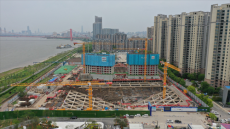 武漢一線濱江高端住宅“國鐵·印江瀾”項目完成封底