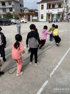 隆回縣華溪小學：特色大課間 活力滿校園