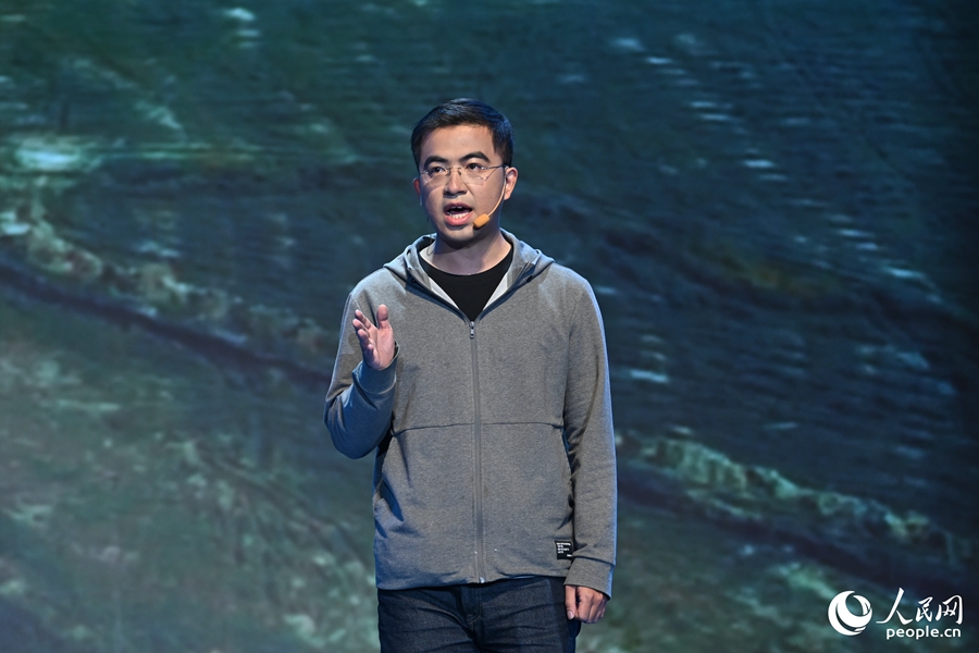 臺青林書任在現(xiàn)場講述奮斗故事。人民網(wǎng) 陳永整攝