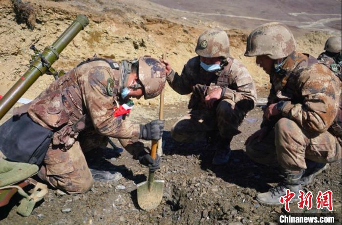 構(gòu)筑座鈑坑?！敲衫?攝