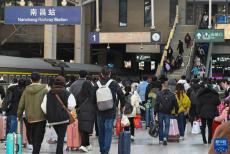 南鐵迎來(lái)返程客流高峰