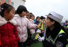 交通安全進校園? ?上好開學(xué)第一課