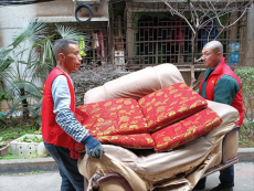 組圖｜珠暉區(qū)：社區(qū)躍動“志愿紅”?潔凈家園添亮色