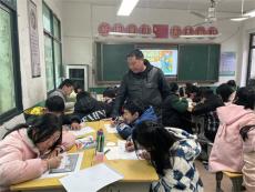 隆回縣鴨田鎮(zhèn)苗田中學(xué)開展“學(xué)雷鋒”主題繪畫活動