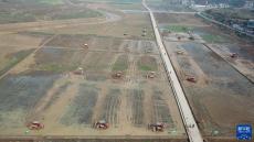 農(nóng)機(jī)“比武”備春耕[組圖]