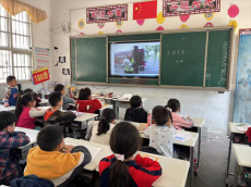 六都寨鎮(zhèn)中心小學開展交通安全主題教育活動