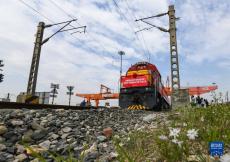 首列“法國郵政DPD號(hào)”國際班列在成都發(fā)車