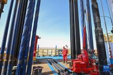 我國(guó)首個(gè)萬米深地科探井在新疆塔里木盆地開鉆