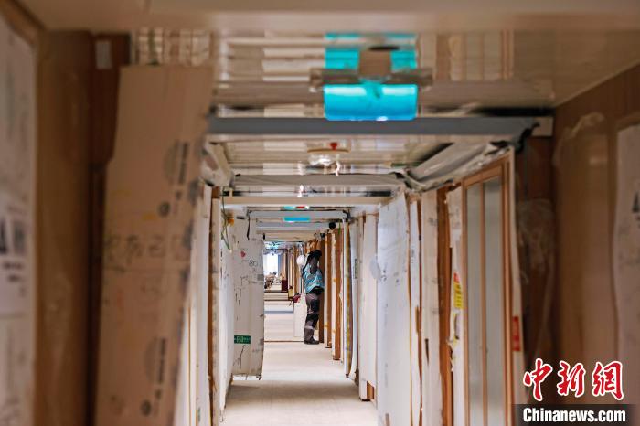 中國(guó)首艘國(guó)產(chǎn)大型郵輪“愛達(dá)·魔都號(hào)”8月底將完成內(nèi)部裝修