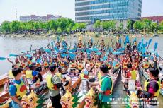 長(zhǎng)三角地區(qū)32所高校留學(xué)生匯聚華理賽龍舟