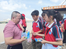 珠暉區(qū)蘇洲灣社區(qū)：高清攝像頭上崗 “隔空喊話”防溺水