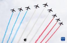 法國舉行以“士氣”為主題的國慶閱兵式