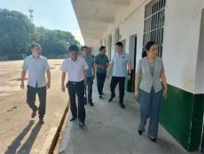 沅江市新灣鎮(zhèn)楊閣老學校：書記到校督查開學工作